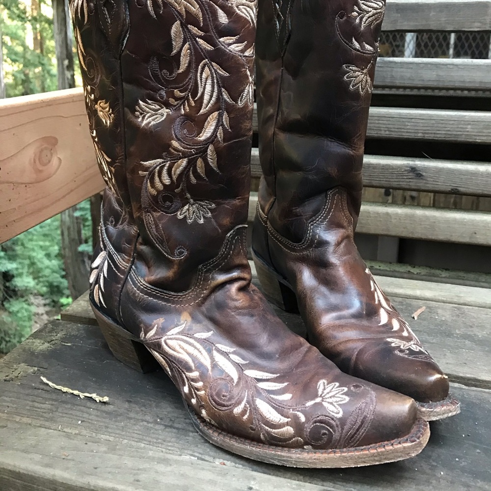 Corral Leather Boots With Floral Embroidery